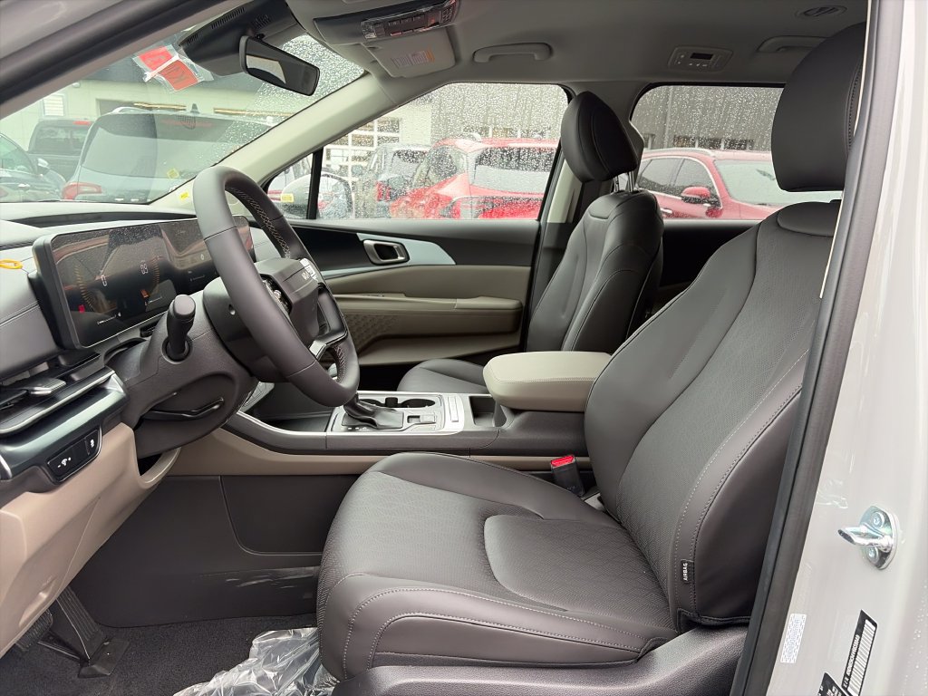 New 2027 Kia Carnival FWD image 14