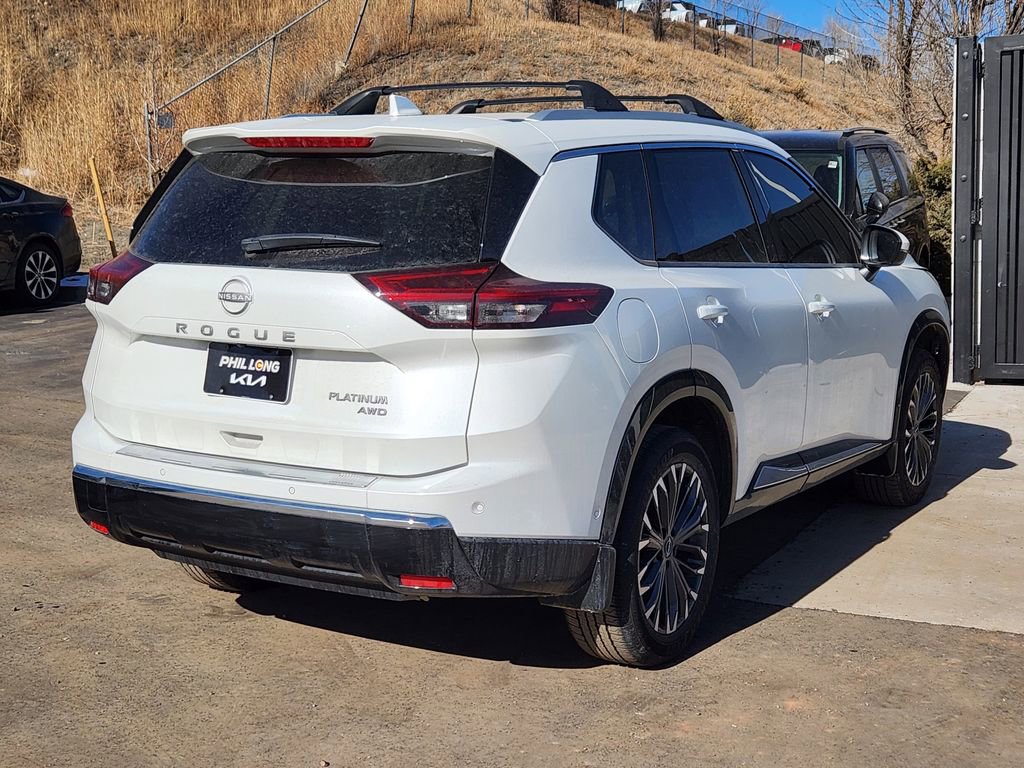 Used 2025 Nissan Rogue Platinum w/ Platinum Premium Package image 5