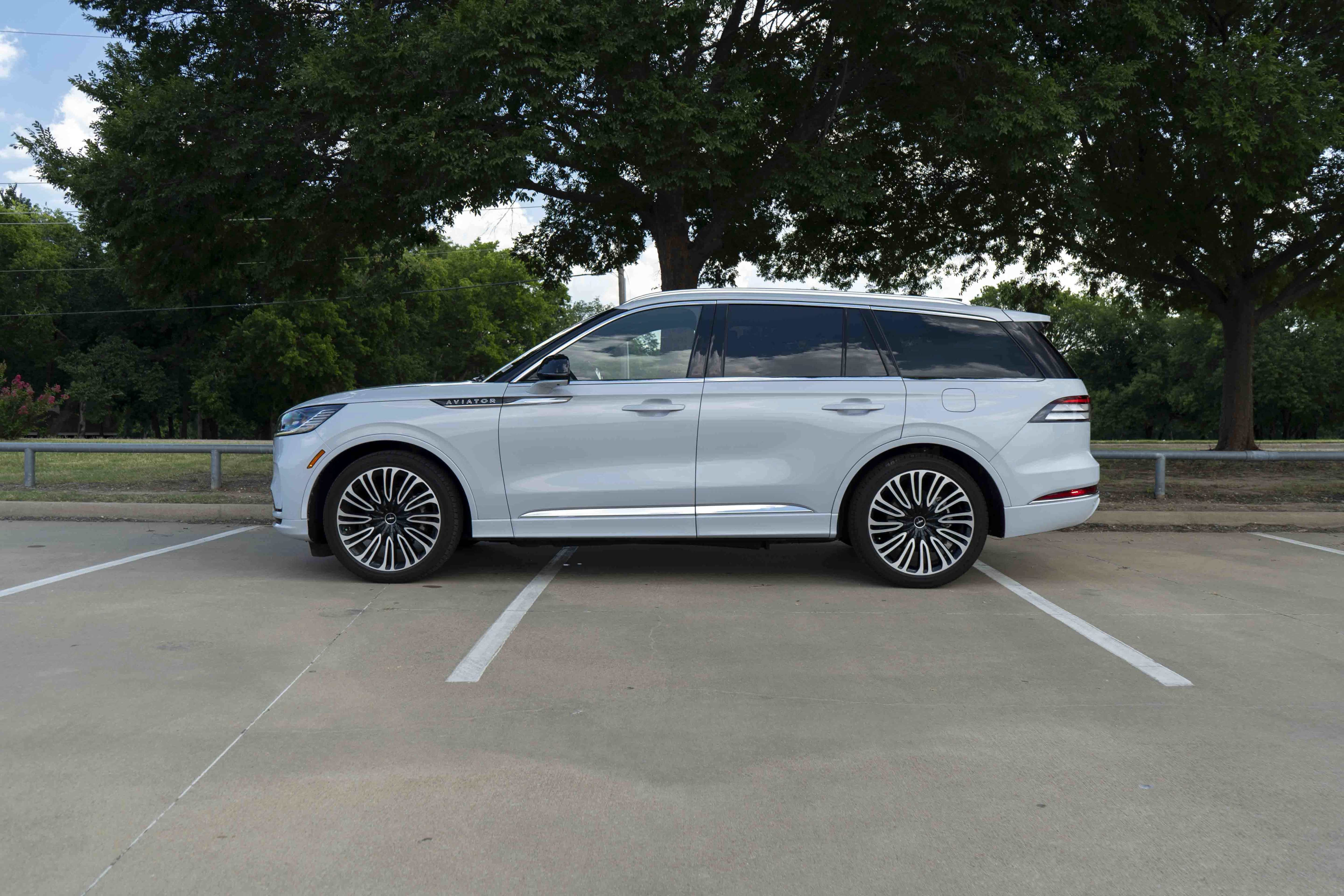 Used 2025 Lincoln Aviator Black Label AWD/4WD image 6