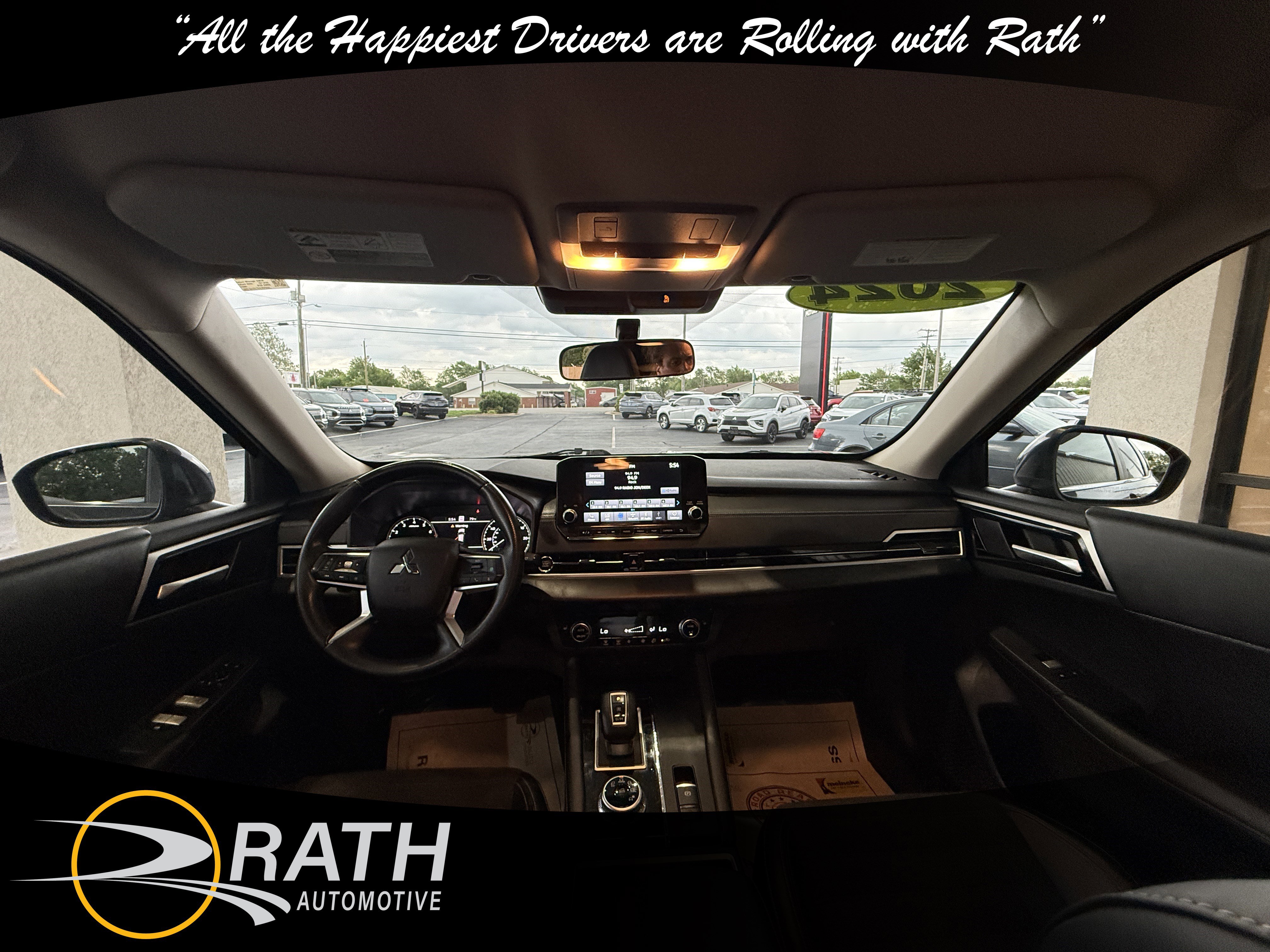 Used 2024 Mitsubishi Outlander SE image 19