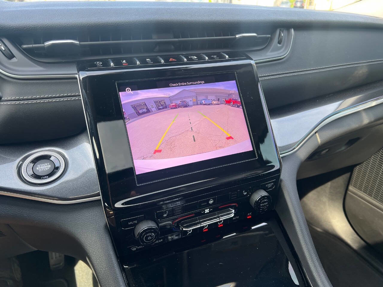 Used 2021 Jeep Grand Cherokee L Laredo w/ Luxury Tech Group I image 11