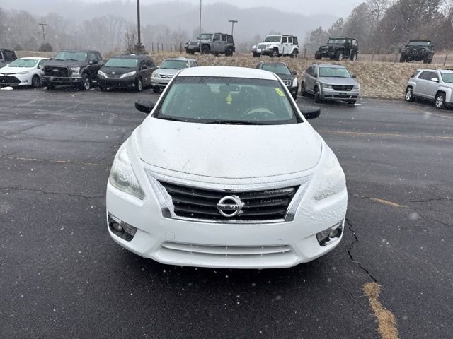 Used 2015 Nissan Altima 2.5 SV image 3