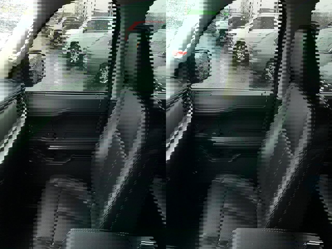 Used 2023 Ford Expedition XLT image 25