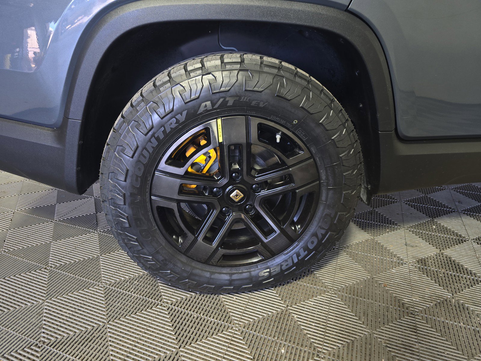 Used 2022 Rivian R1T Launch Edition AWD/4WD image 12