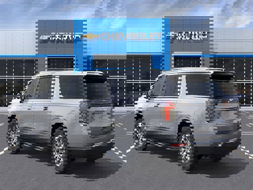 New 2026 Chevrolet Suburban LT image 3