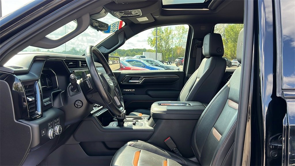 Used 2022 GMC Sierra 1500 AT4 w/ AT4 Premium Package image 8