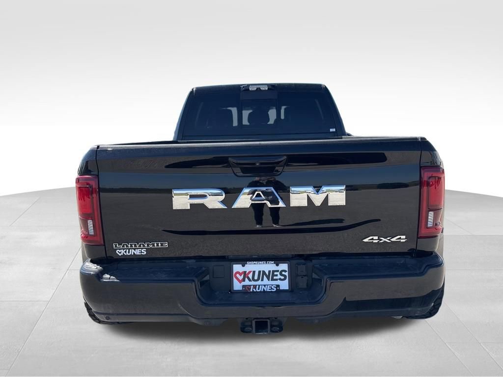 Used 2025 RAM 3500 Laramie w/ Max Tow Package AWD/4WD image 8