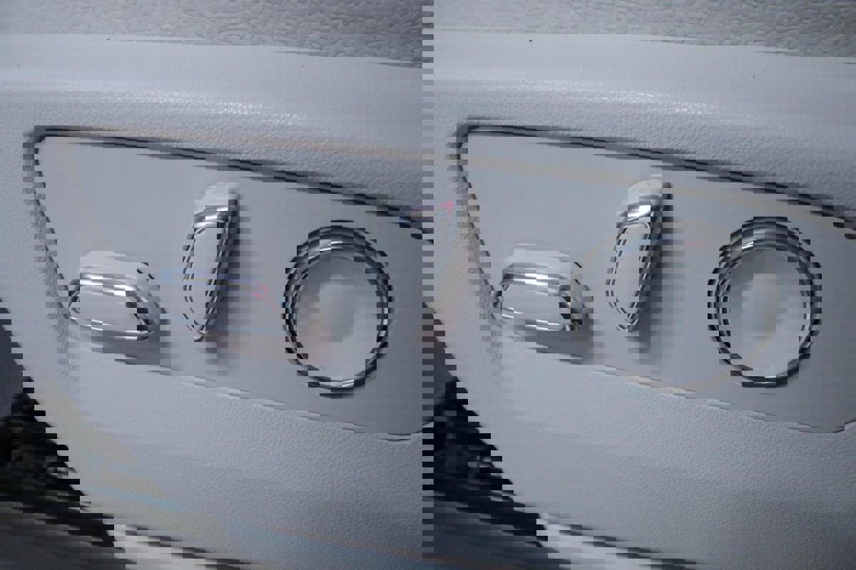 Used 2023 GMC Yukon XL Denali image 17