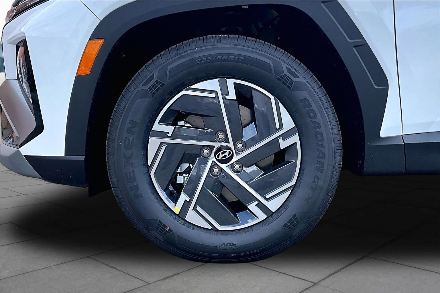 New 2026 Hyundai Tucson Blue SE FWD image 9