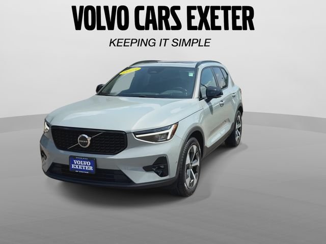 Certified 2025 Volvo XC40 B5 Plus AWD/4WD image 4