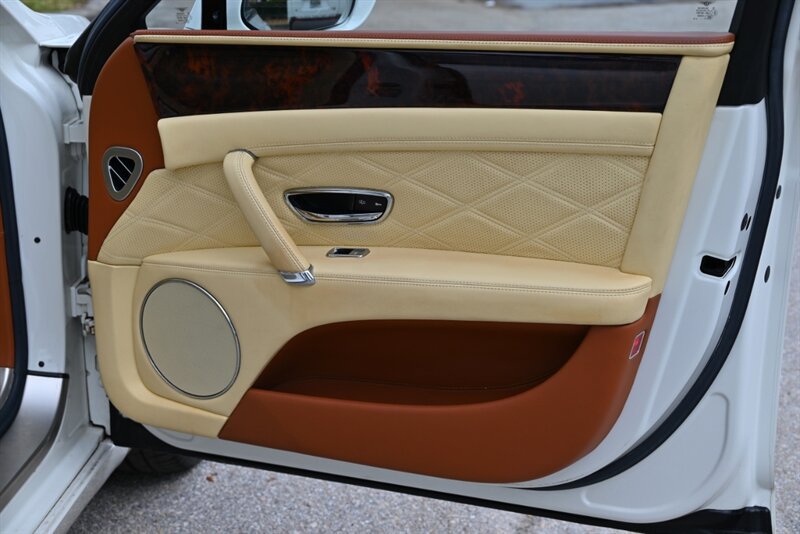 Used 2016 Bentley Flying Spur W12 AWD/4WD image 18