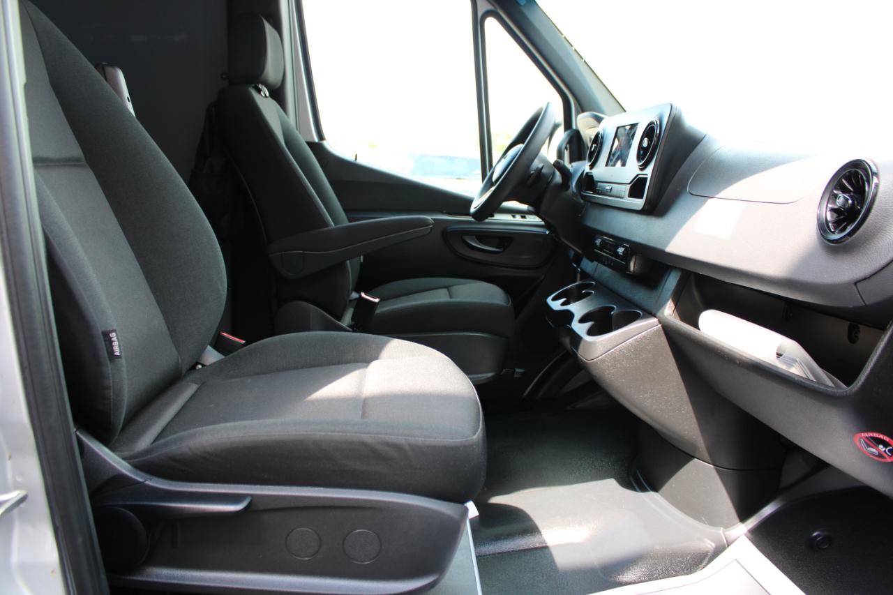 Used 2023 Mercedes-Benz Sprinter 2500 image 45