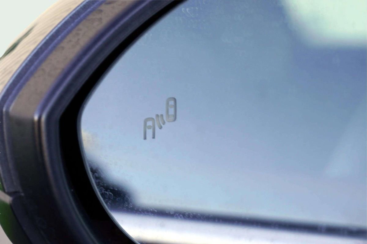 Used 2024 Volkswagen Jetta SE image 14