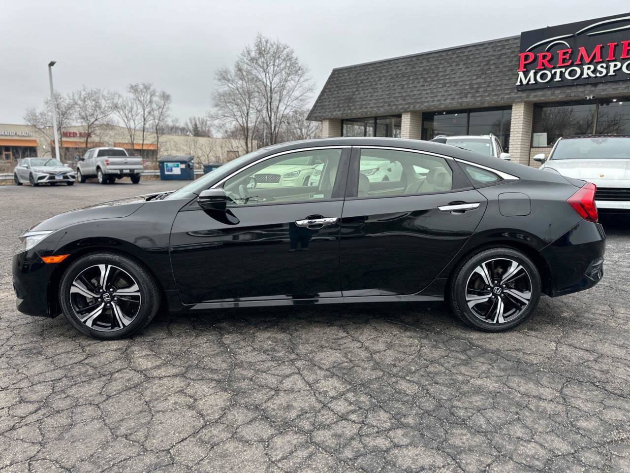 Used 2018 Honda Civic Touring image 2