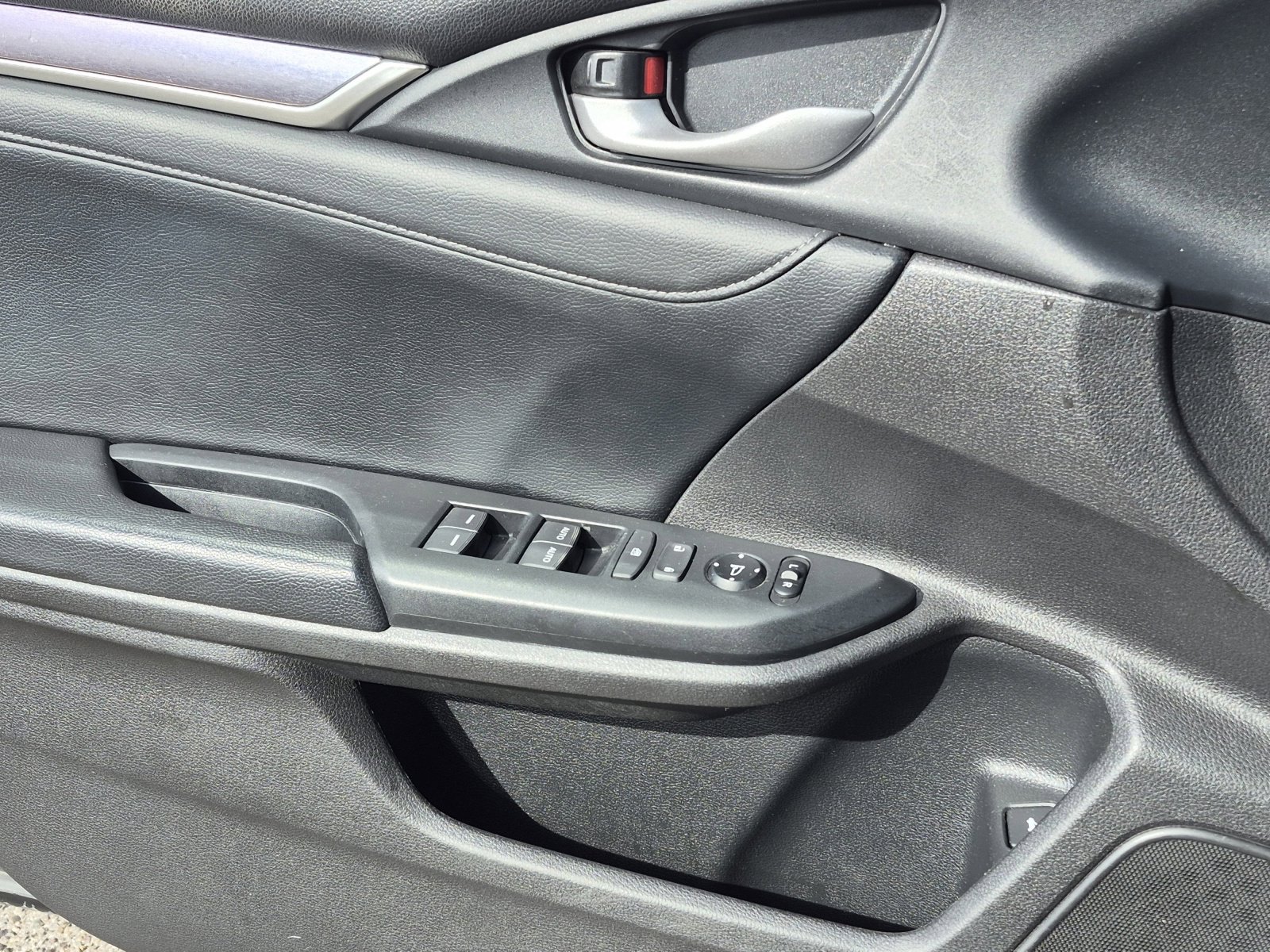 Used 2016 Honda Civic Touring image 15