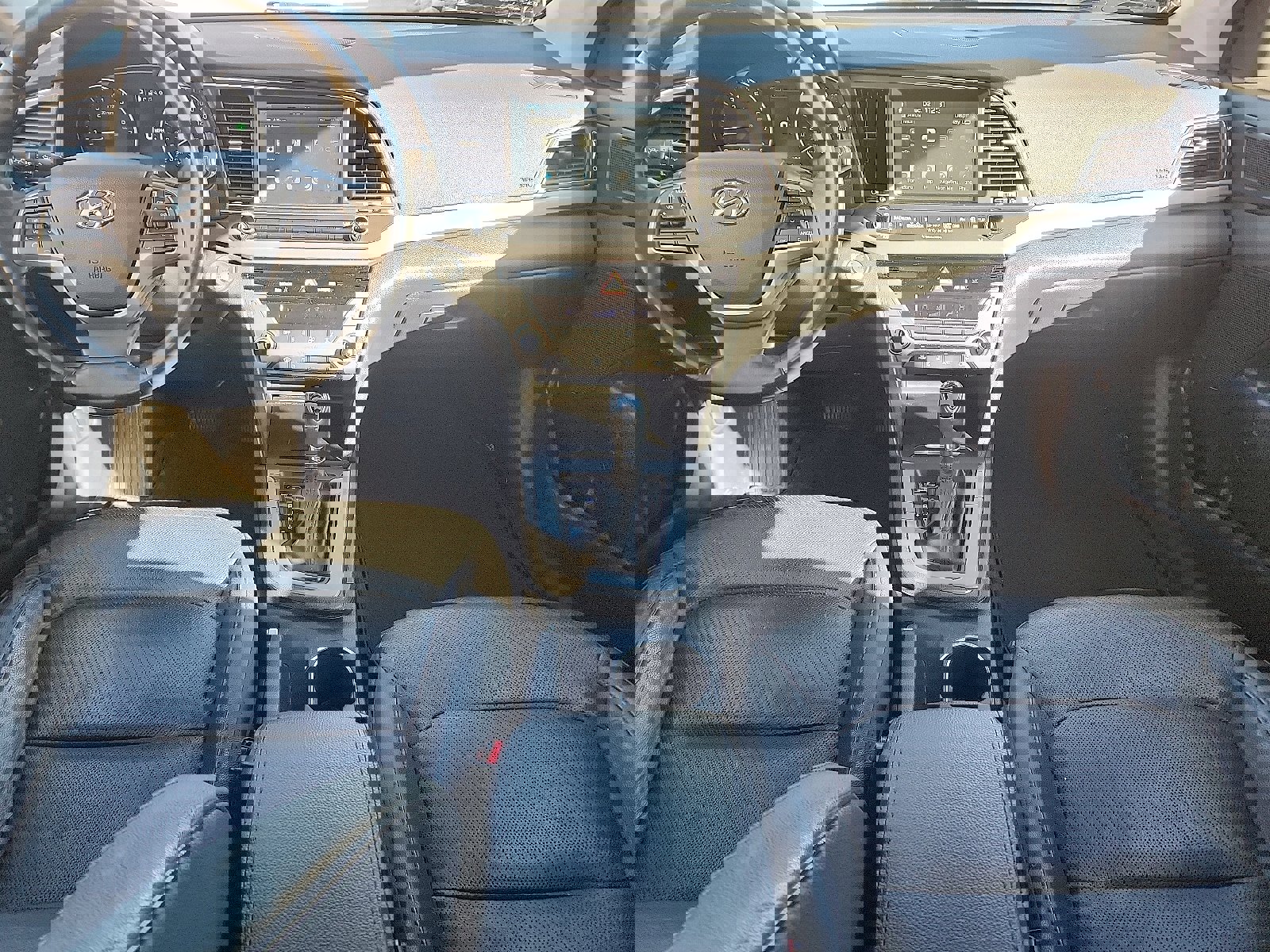 Used 2017 Hyundai Elantra Limited w/ Limited Tech Package 04 image 9