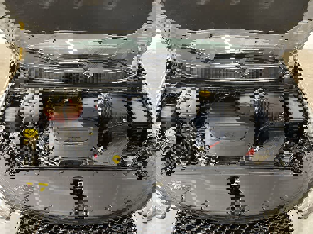 Used 2024 Chrysler Pacifica Touring-L image 13