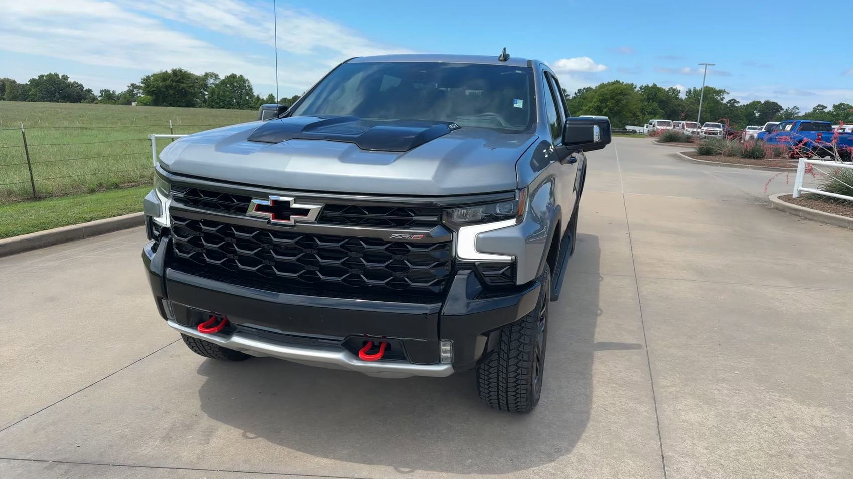Used 2024 Chevrolet Silverado 1500 ZR2 w/ Technology Package AWD/4WD image 4