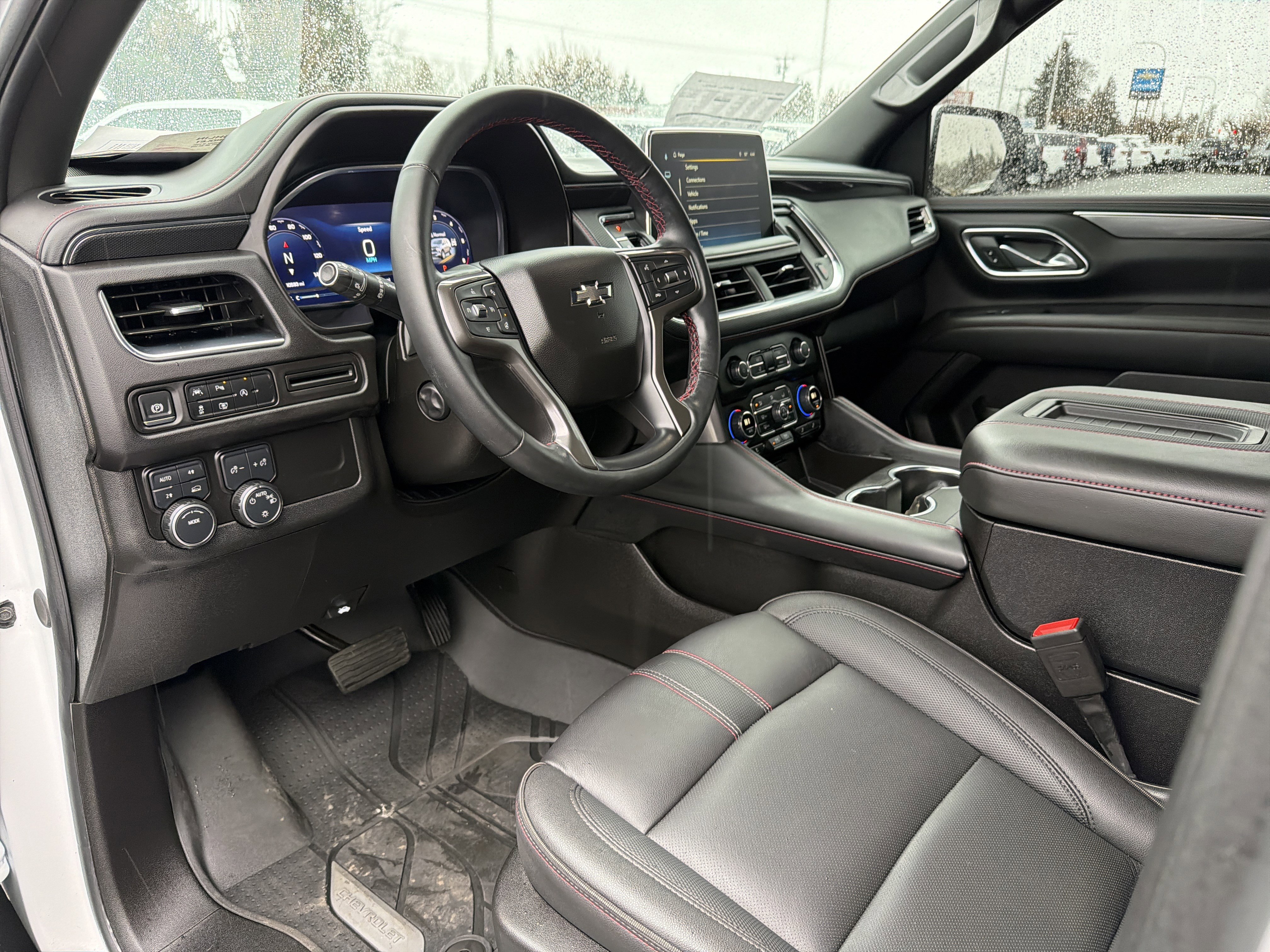 Used 2024 Chevrolet Suburban RST w/ Luxury Package image 9