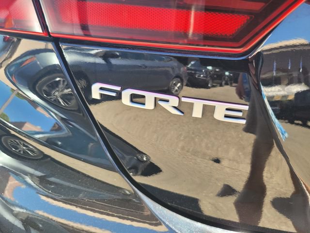Used 2023 Kia Forte GT-Line w/ GT-Line Premium Package FWD image 7