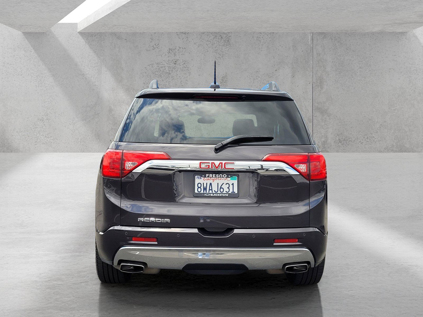 Used 2018 GMC Acadia Denali w/ Technology Package FWD image 5