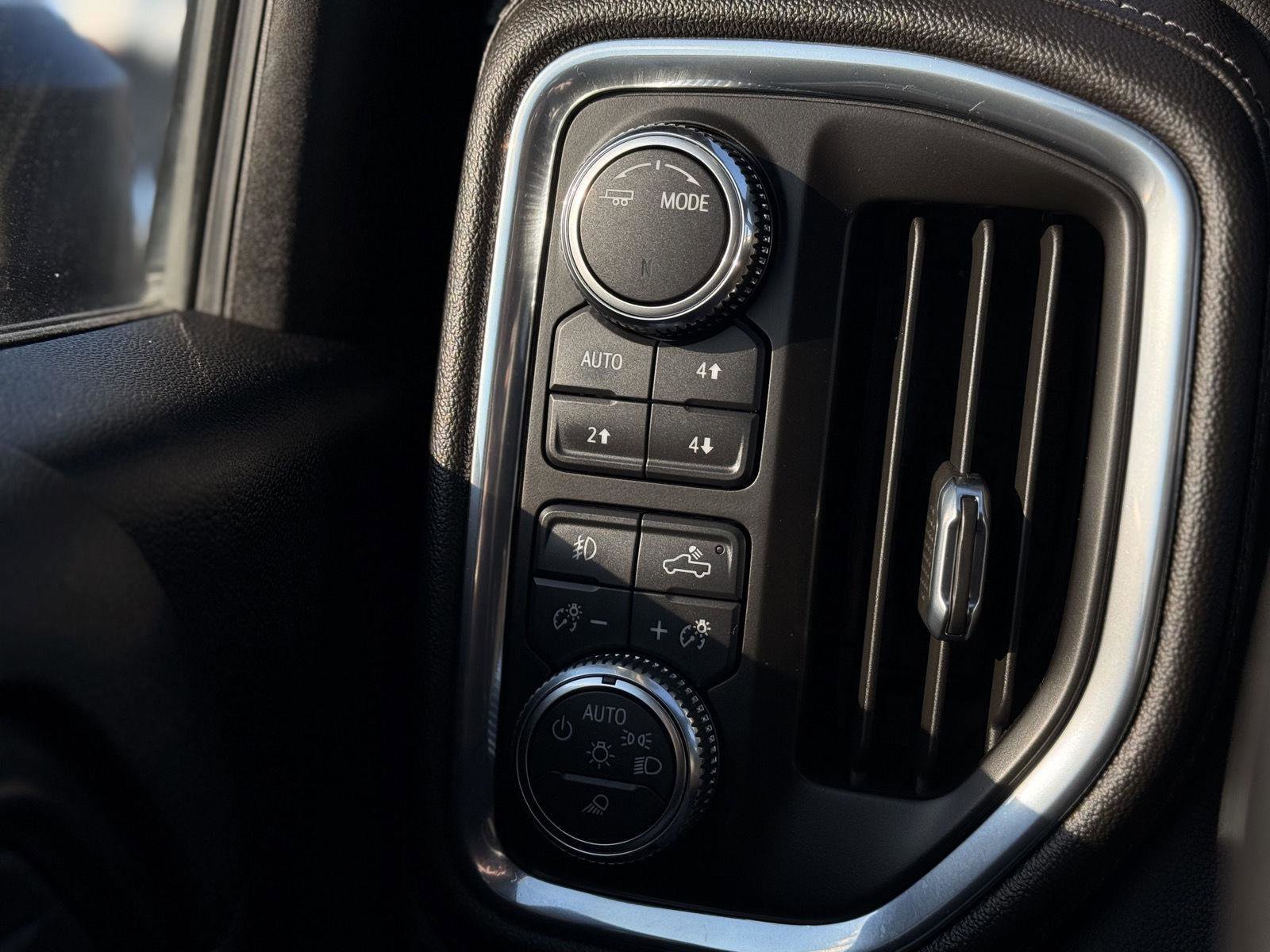 Used 2023 GMC Sierra 3500 Denali w/ Denali Black Diamond Edition image 20