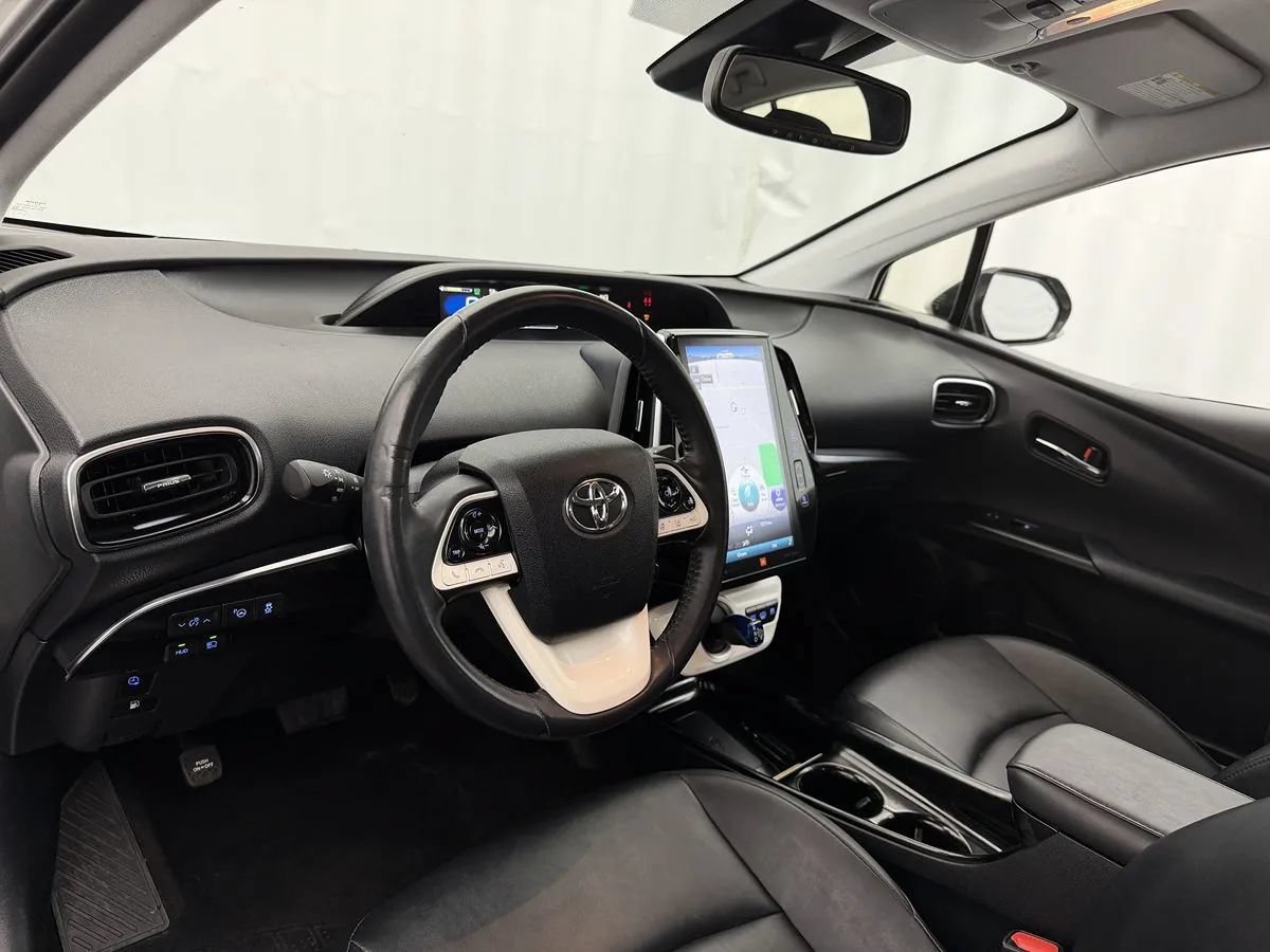 Used 2017 Toyota Prius Prime Advanced FWD image 7