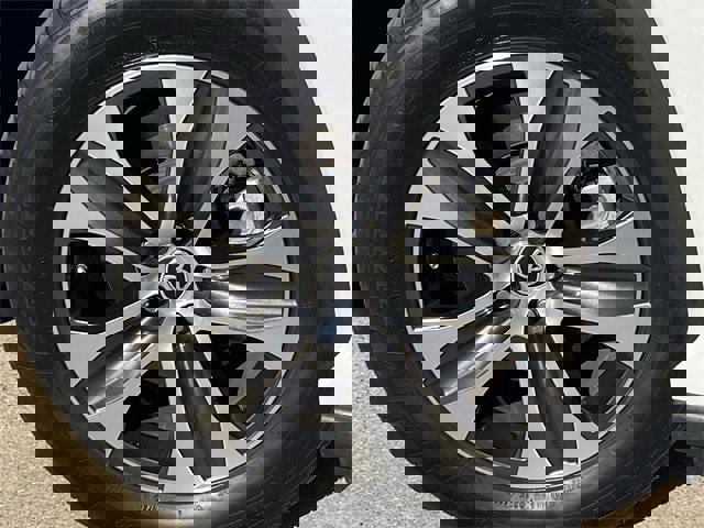 Used 2023 Toyota Highlander XLE image 10