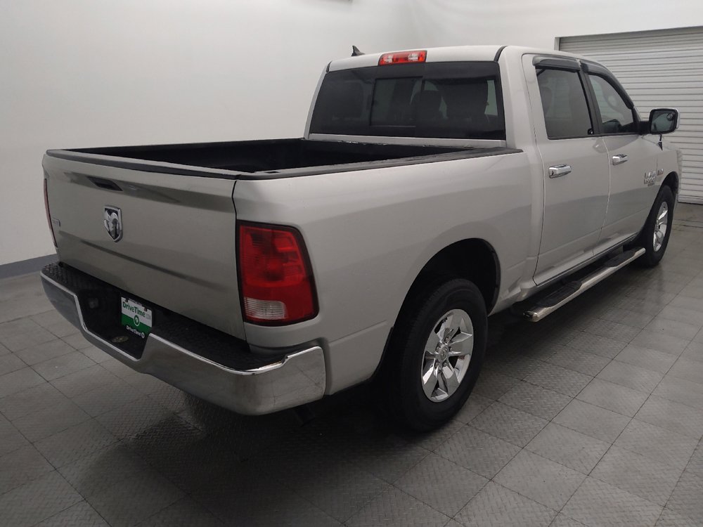 Used 2019 RAM 1500 Classic SLT w/ Luxury Group RWD image 9