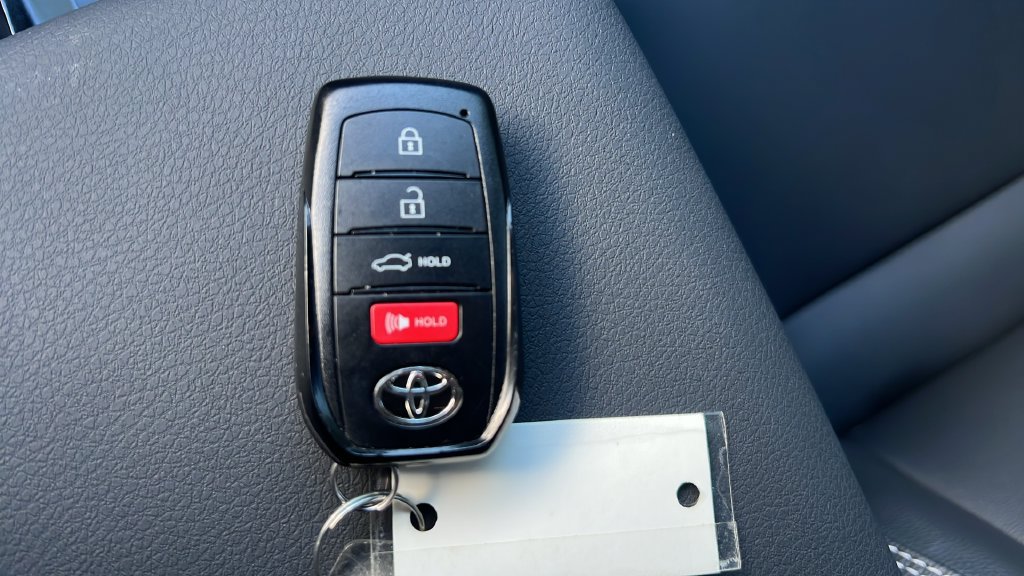 Certified 2026 Toyota Camry Hybrid FWD image 23
