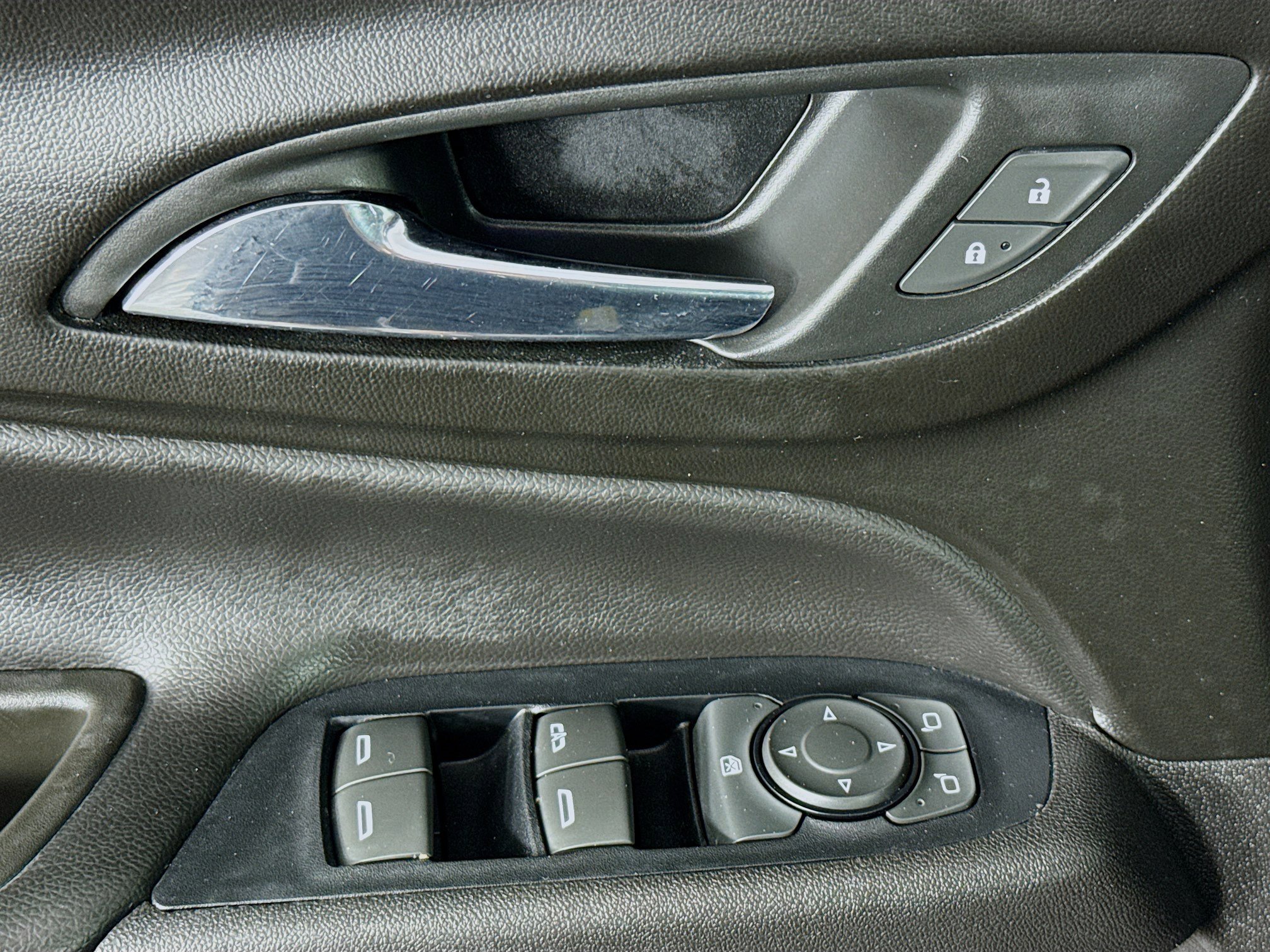 Used 2019 Chevrolet Equinox LT image 23