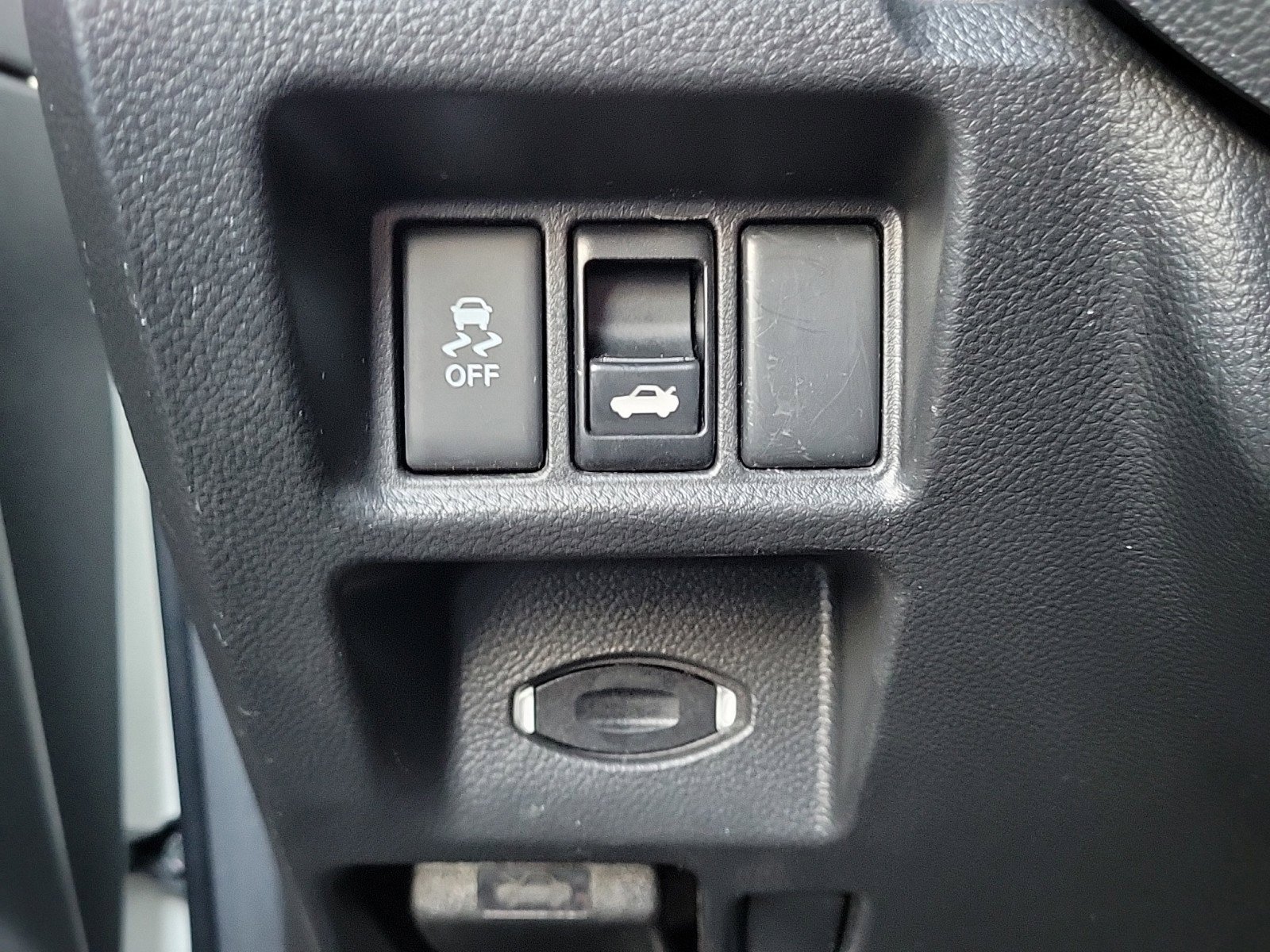 Used 2015 INFINITI Q40 w/ Moonroof Package image 31