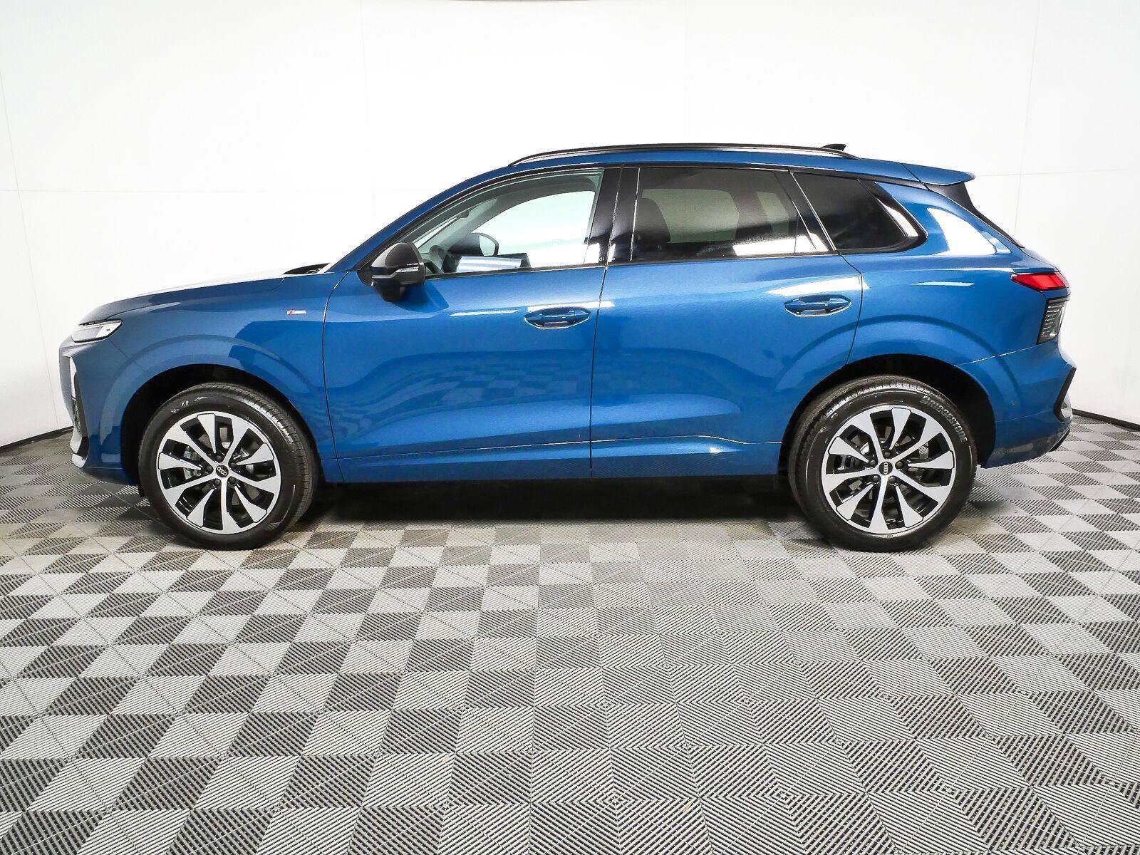New 2026 Audi Q3 quattro 2.0T AWD/4WD image 6
