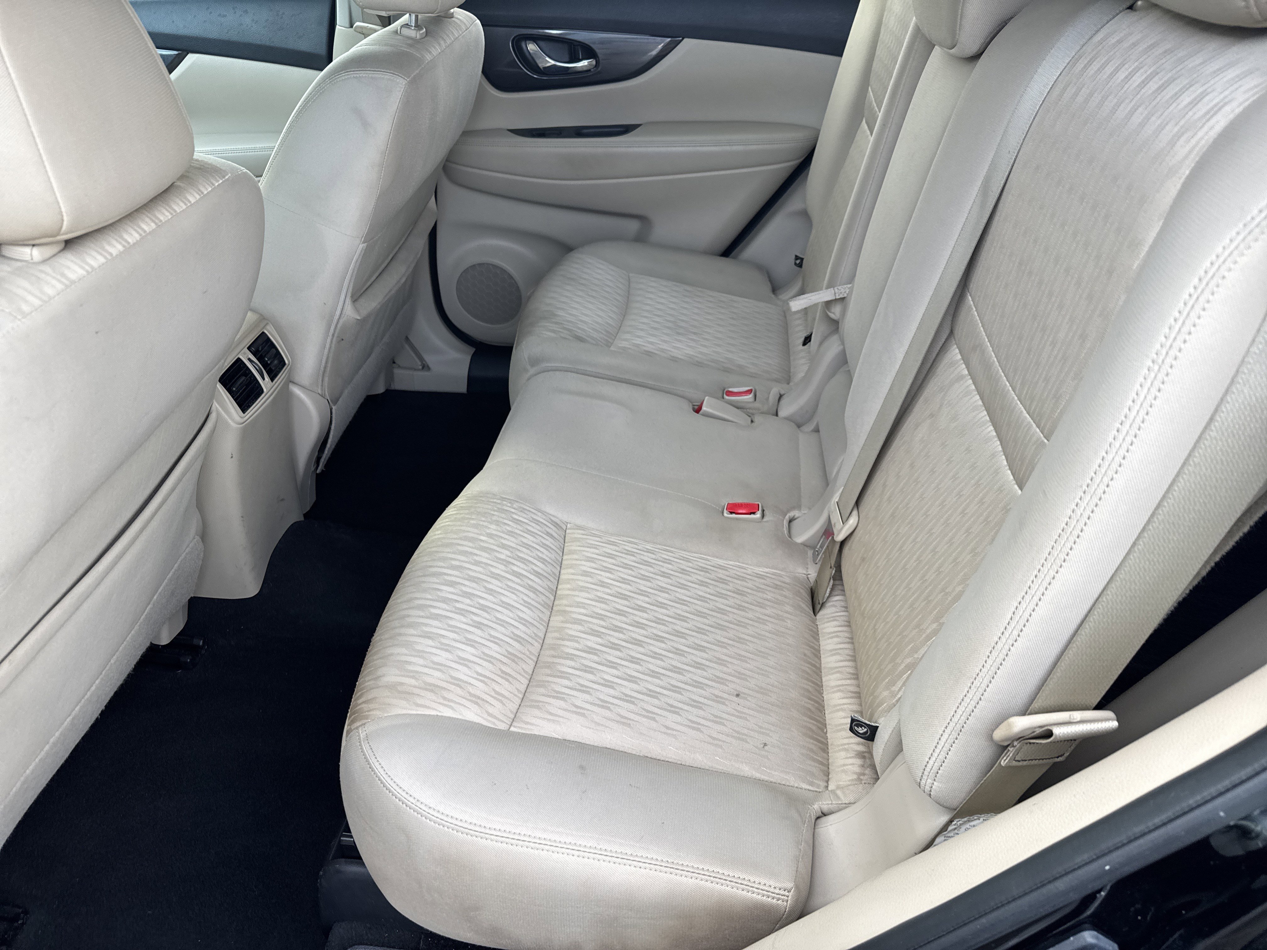 Used 2017 Nissan Rogue SV image 11