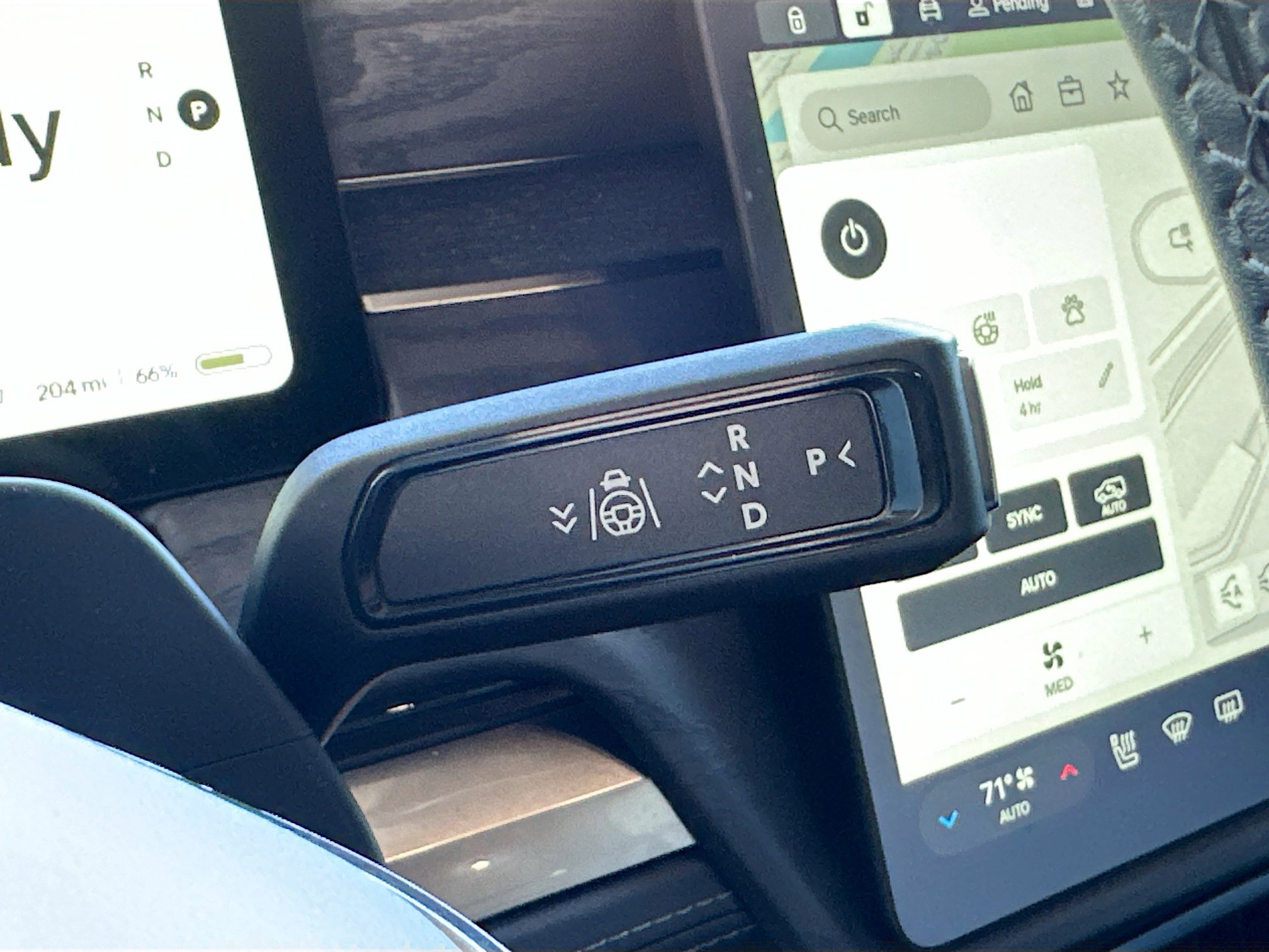 Used 2023 Rivian R1S Adventure image 16