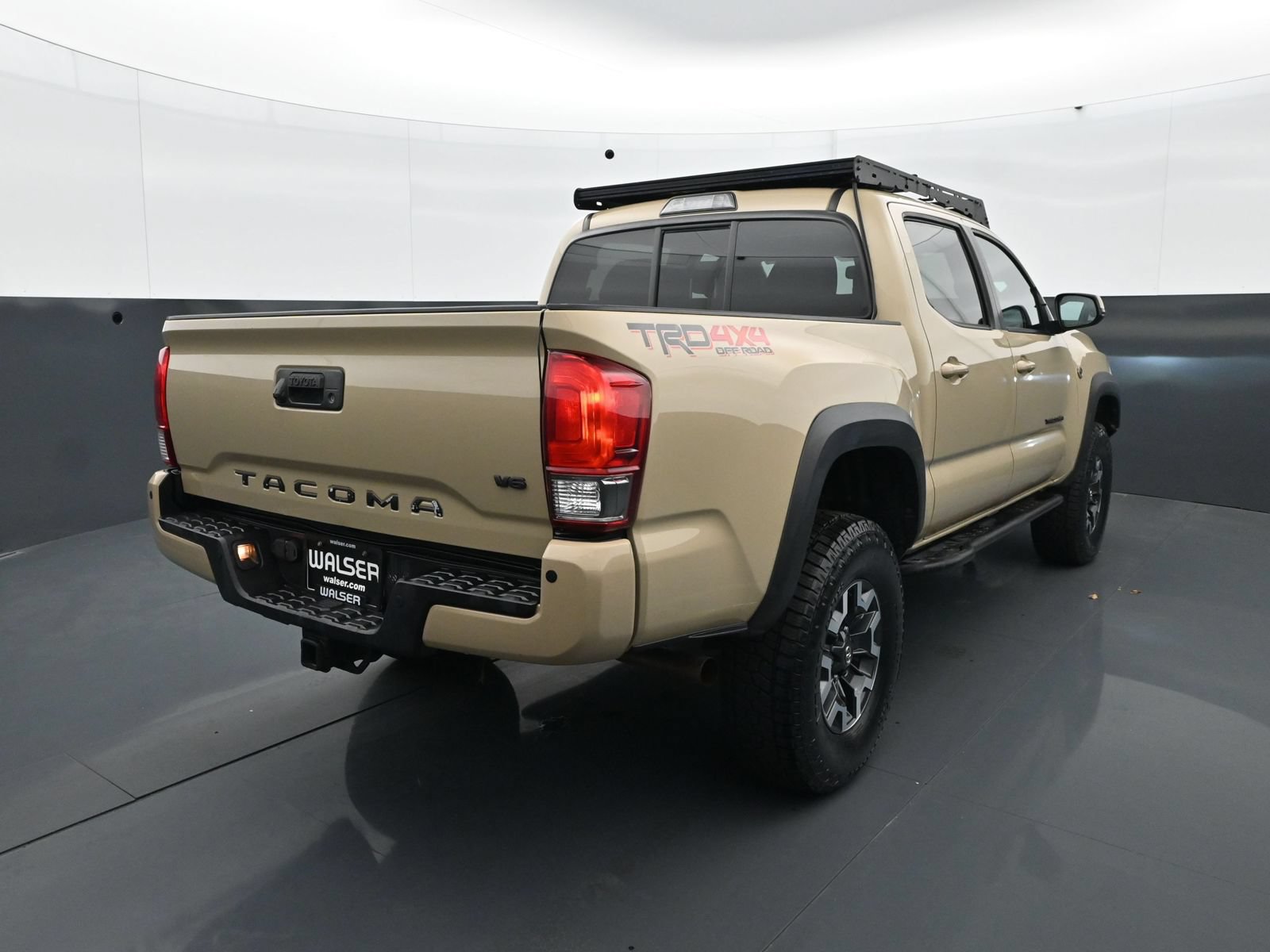 Used 2016 Toyota Tacoma TRD Off-Road AWD/4WD image 6