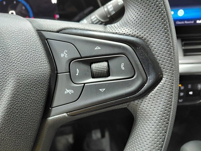 Used 2025 Chevrolet Trax LT image 28