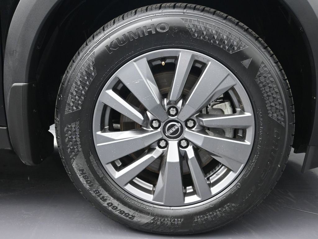 Used 2024 Nissan Pathfinder S image 9