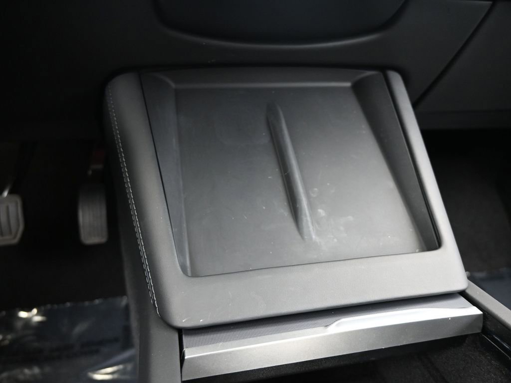 Used 2024 Tesla Model 3 Standard Range image 25