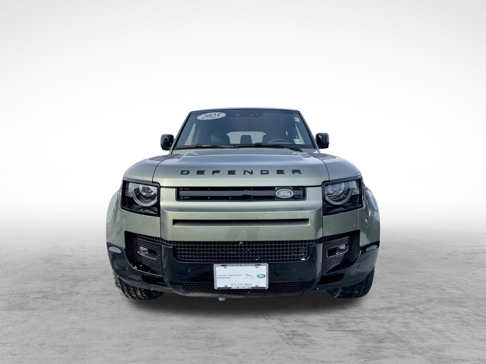 Used 2025 Land Rover Defender 110 X-Dynamic SE image 33