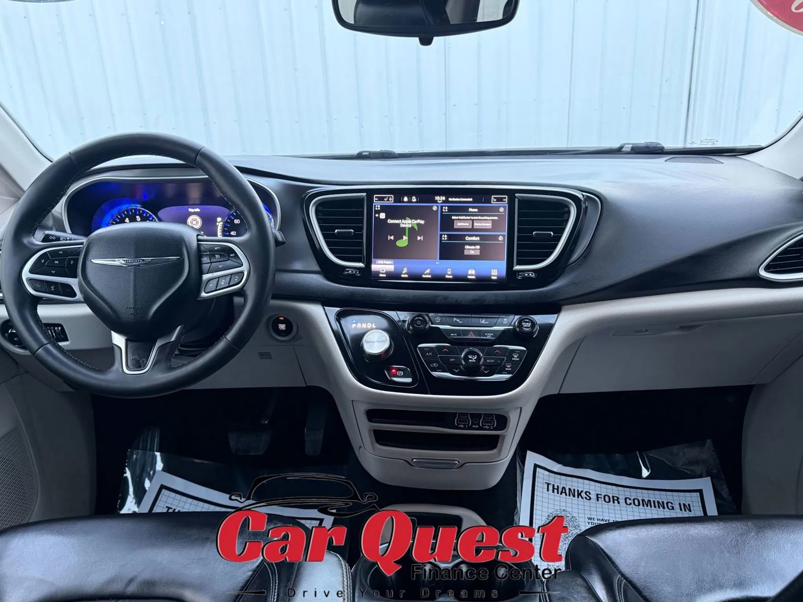 Used 2023 Chrysler Pacifica Touring-L FWD image 24