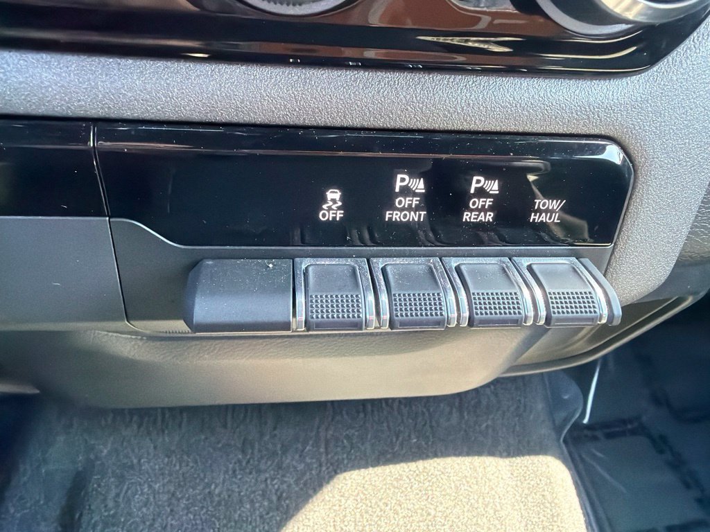 Used 2025 RAM 1500 Tradesman w/ Night Edition AWD/4WD image 27