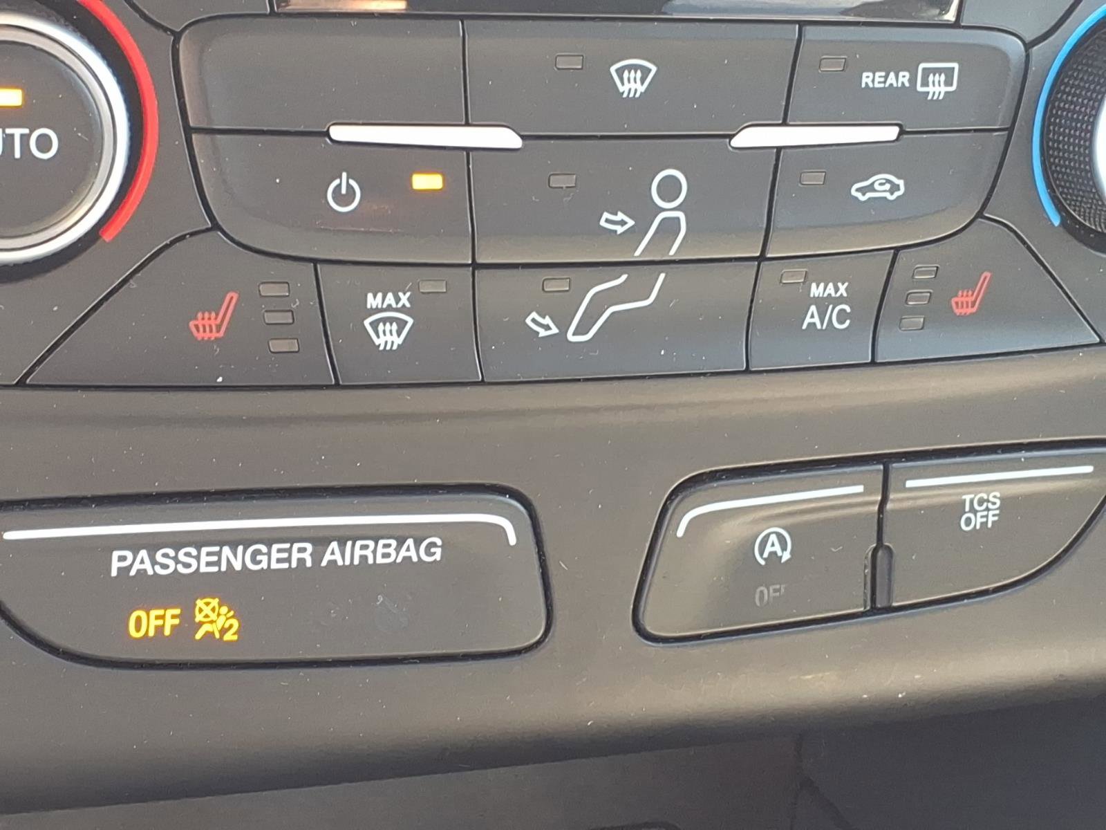 Used 2018 Ford Escape SE image 18