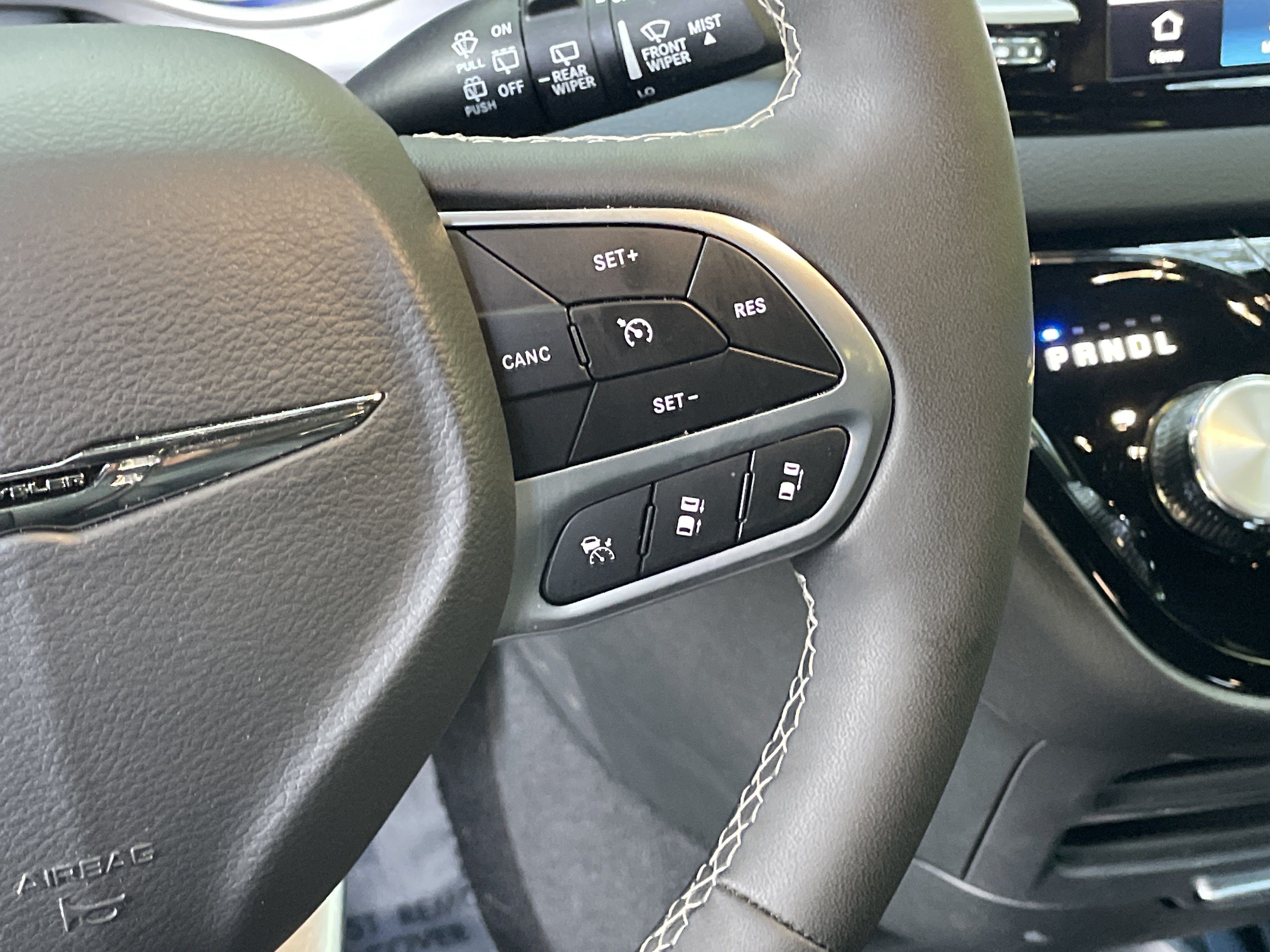 Used 2026 Chrysler Pacifica Select FWD image 19