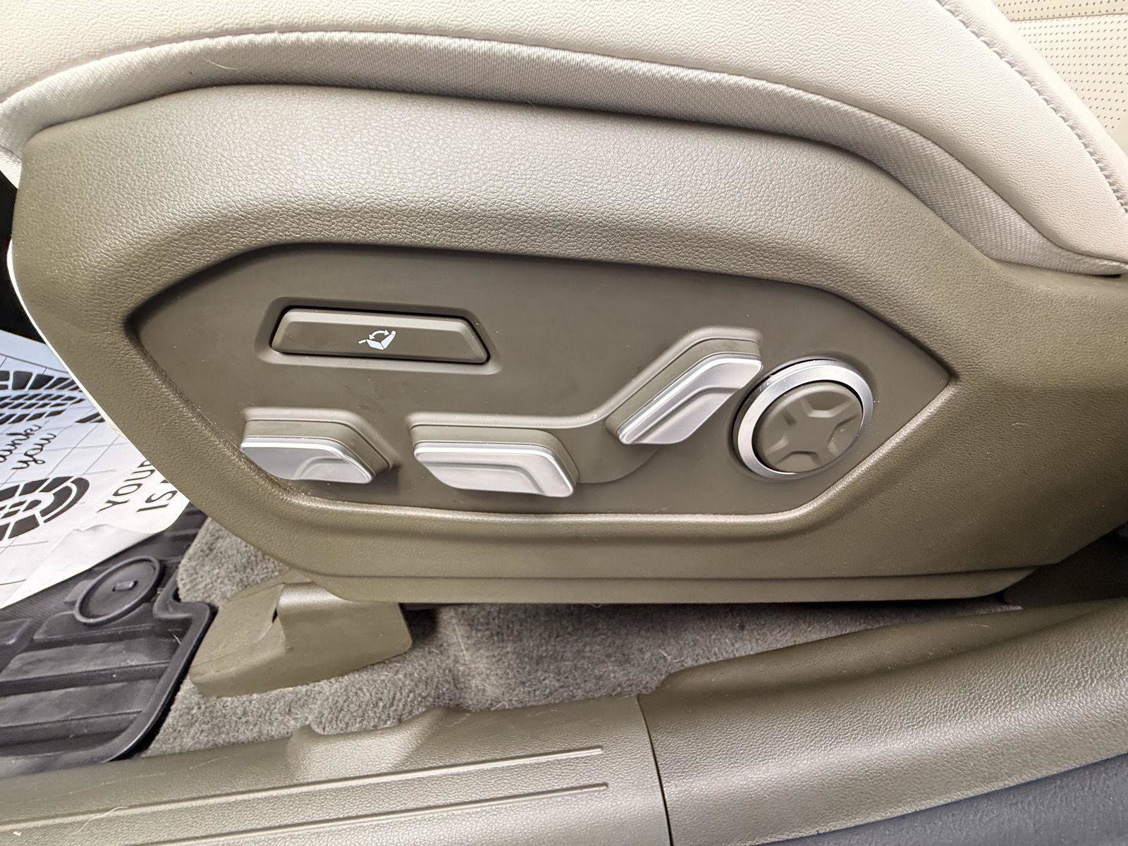 Certified 2025 Hyundai Santa Fe Calligraphy AWD/4WD image 15