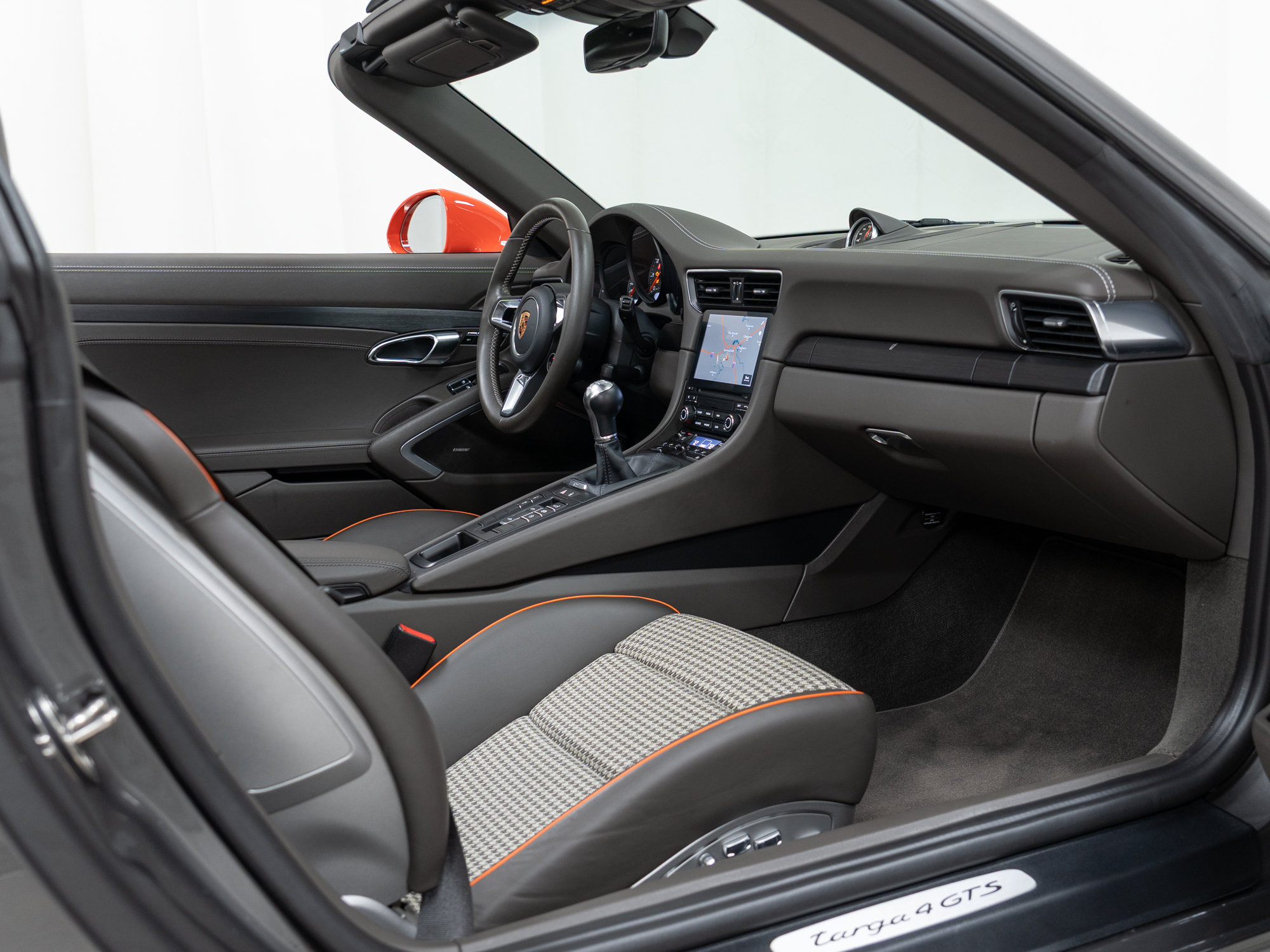 Certified 2018 Porsche 911 Targa 4 GTS AWD/4WD image 35