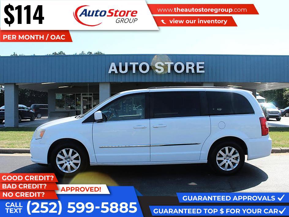 Used 2014 Chrysler Town & Country Touring FWD image 1