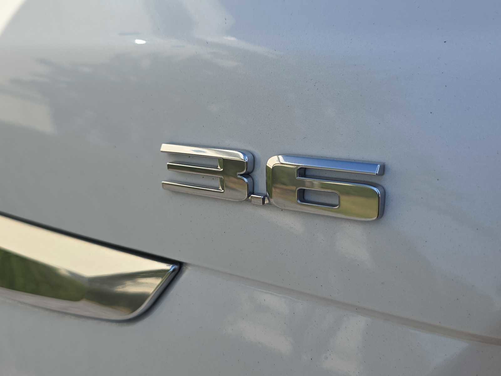 Used 2017 Cadillac XT5 FWD image 6