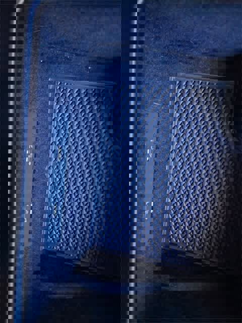 Used 2023 Bentley Bentayga Plug-In Hybrid image 34