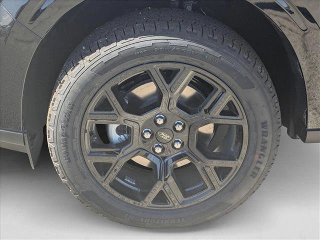 New 2025 Ford Maverick XLT w/ XLT Luxury Package AWD/4WD image 10